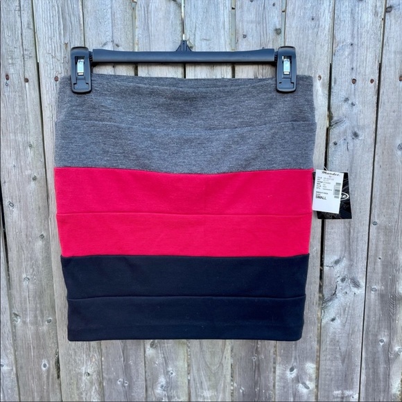 ALL DRESSES MARKED “👗” below are on a major sale! - Picture 11 of 11